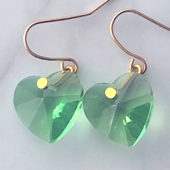 New Sparkling Glass Crystal Dangling Heart Handmade Earrings Pastel Mint Green - Picture 4 of 6